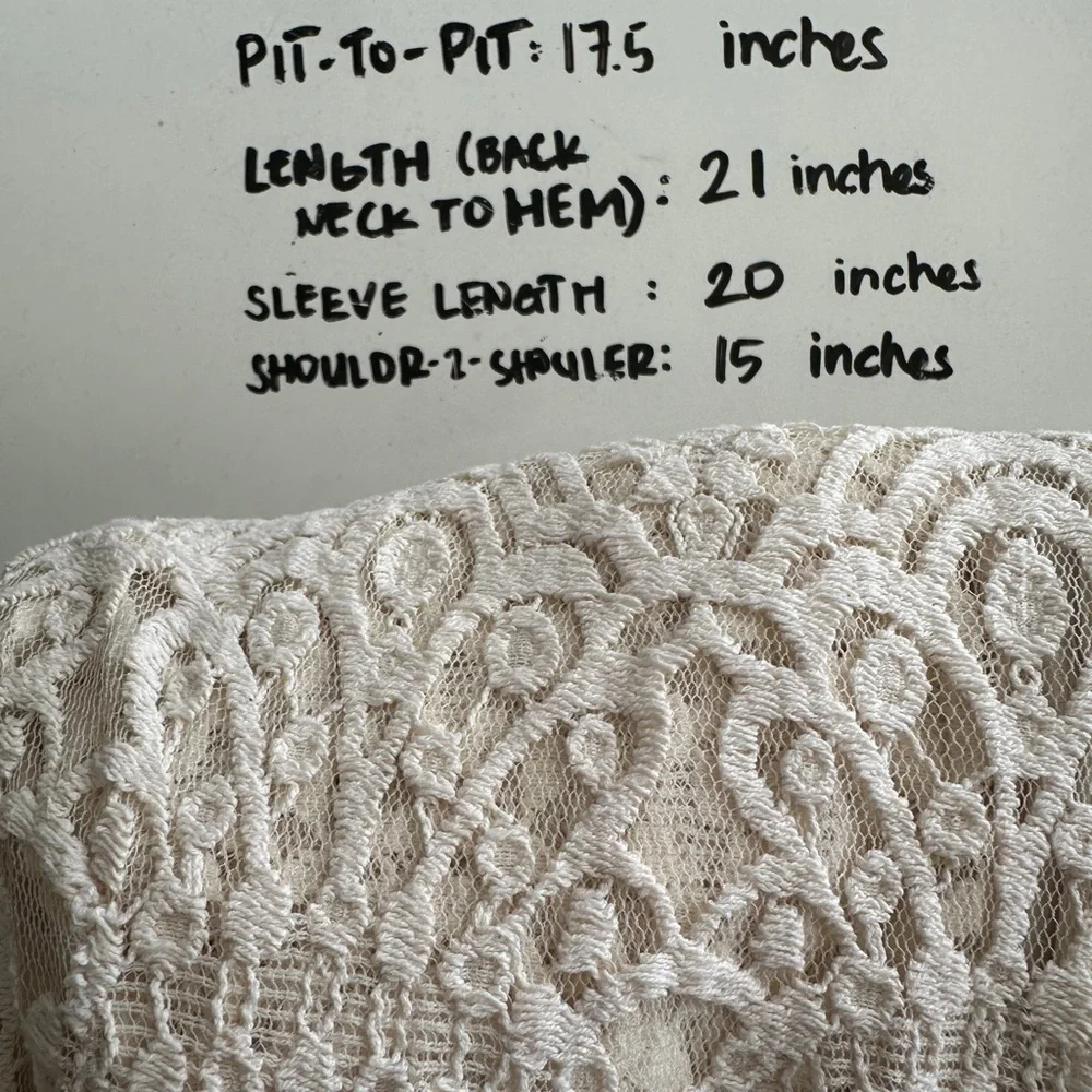 Banana Republic Scallop Lace Delicate Dainty Button Back Long Sleeve Blouse Sz M